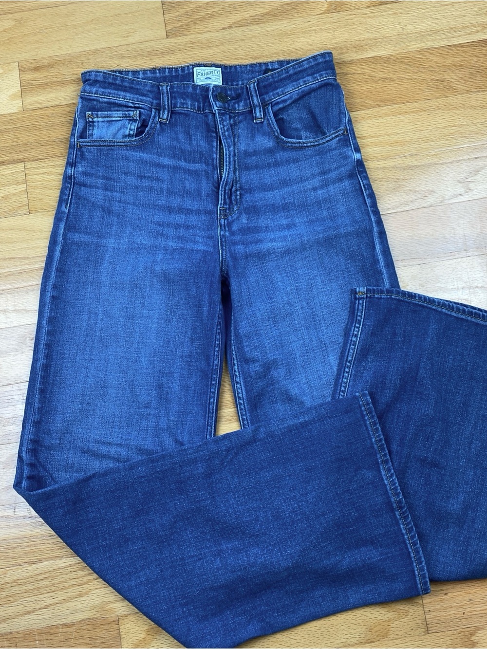Faherty Feel Good Wide Leg High Rise Jeans Medium Wash Size 28